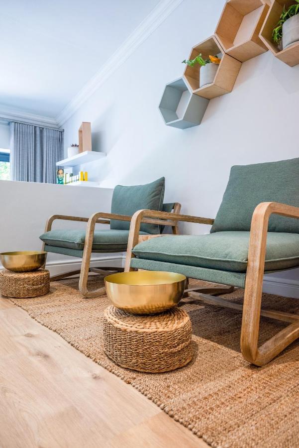 Hout & About Guest House Хаут Бей Екстериор снимка