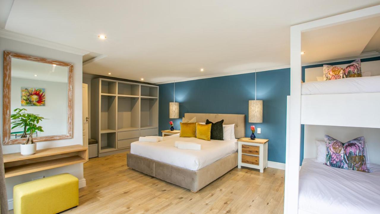 Hout & About Guest House Хаут Бей Екстериор снимка