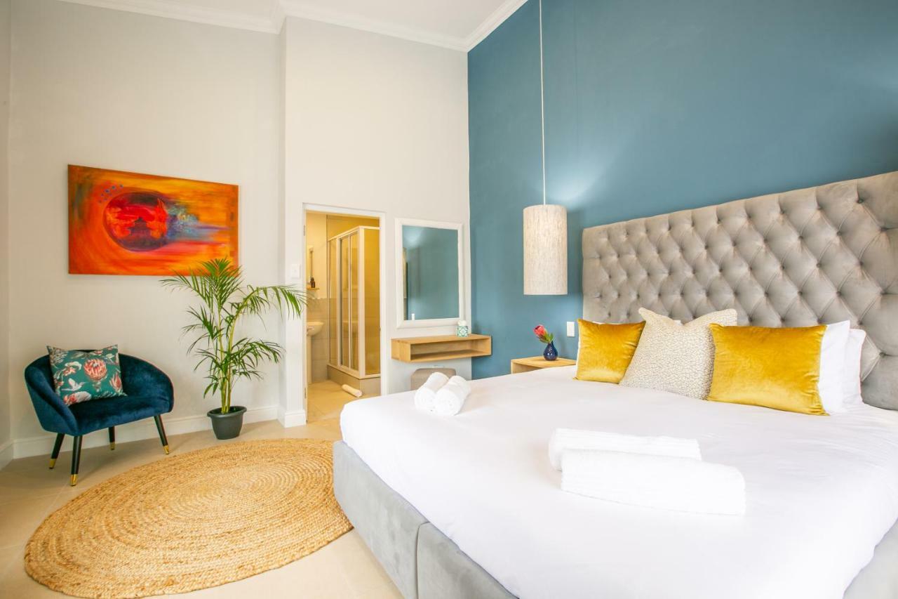 Hout & About Guest House Хаут Бей Екстериор снимка