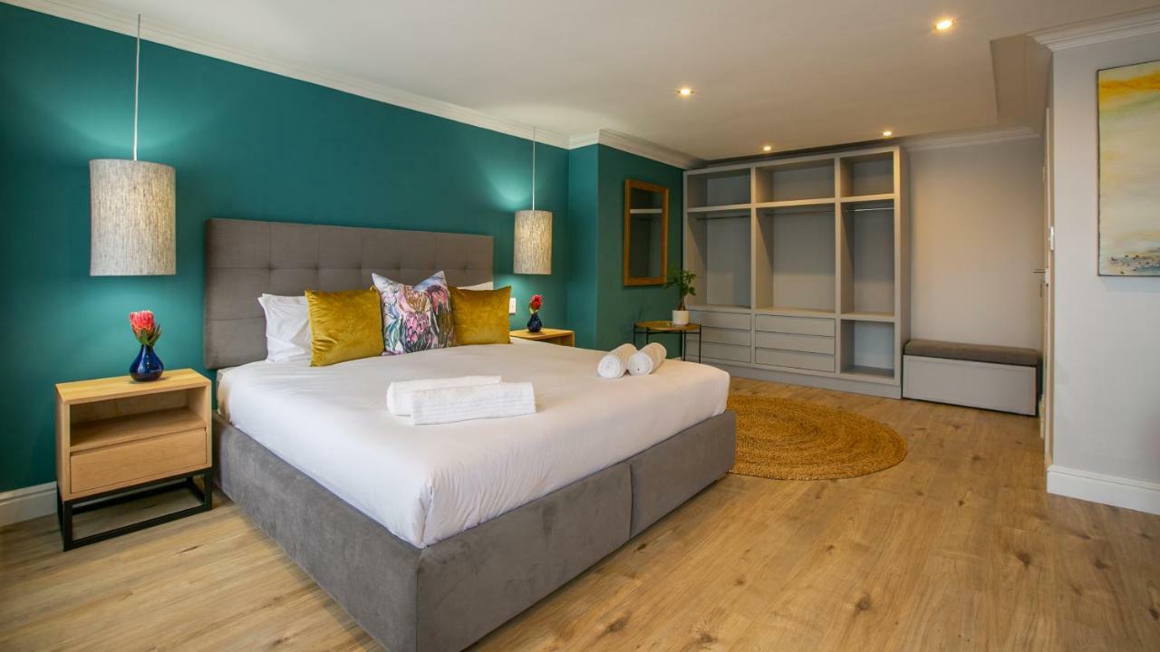 Hout & About Guest House Хаут Бей Екстериор снимка