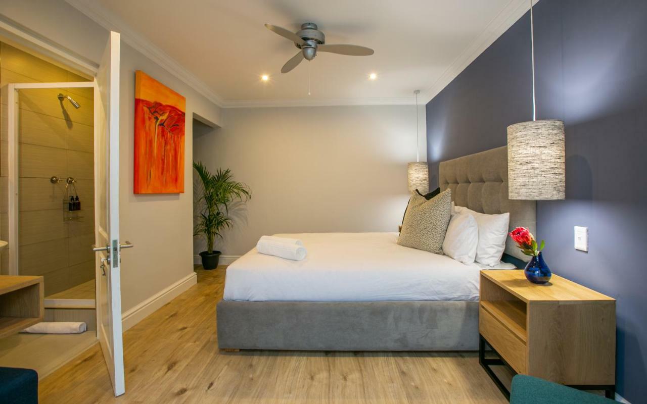Hout & About Guest House Хаут Бей Екстериор снимка